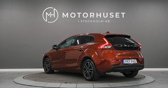 Volvo V40 4 of 19