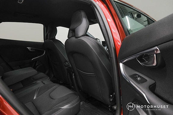 Volvo V40 11 of 19