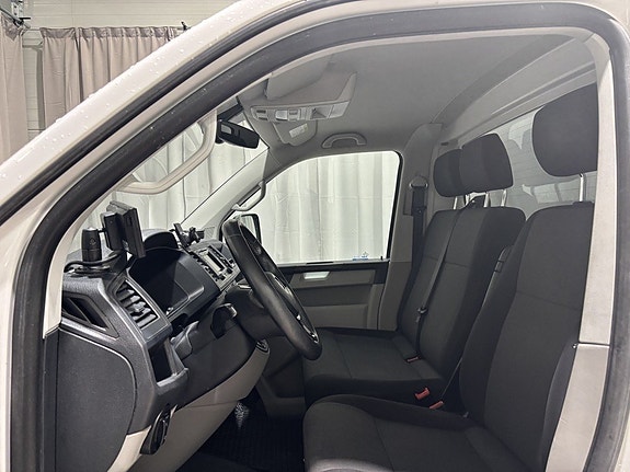 Volkswagen Transporter 13 of 27