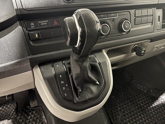 Volkswagen Transporter 17 of 27