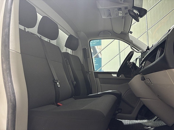 Volkswagen Transporter 14 of 27
