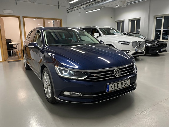 Volkswagen Passat 3 of 15