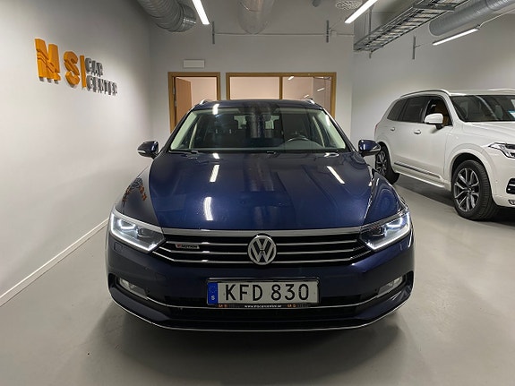 Volkswagen Passat 2 of 15