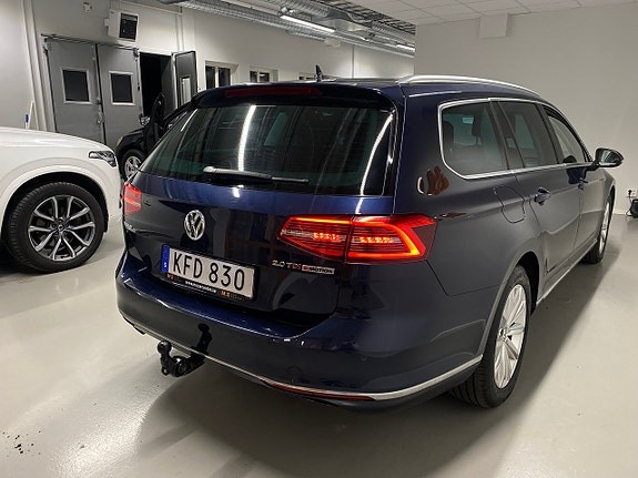 Volkswagen Passat 8 of 15