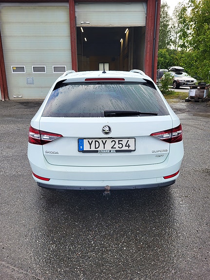 Skoda Superb 4 of 9