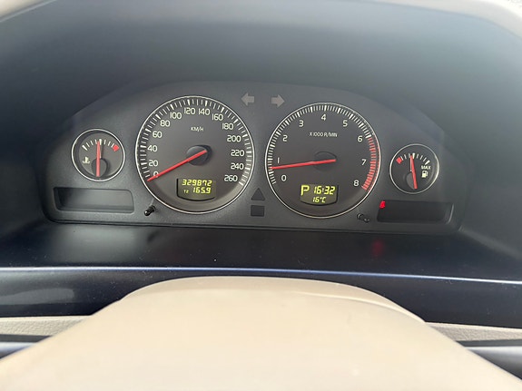 Volvo V70 8 of 9