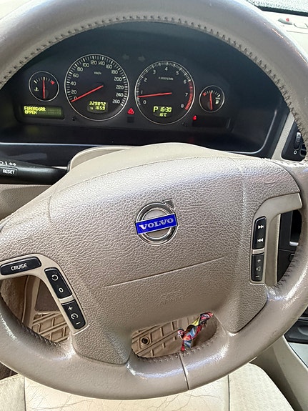 Volvo V70 7 of 9