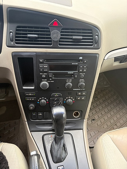 Volvo V70 9 of 9