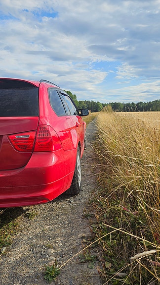 BMW 320d 3 of 10