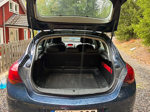 Opel Astra 8 of 9