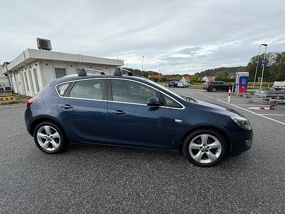Opel Astra 5 of 9