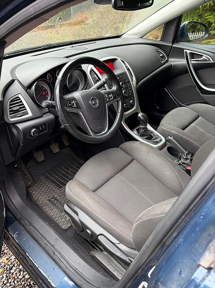 Opel Astra 6 of 9