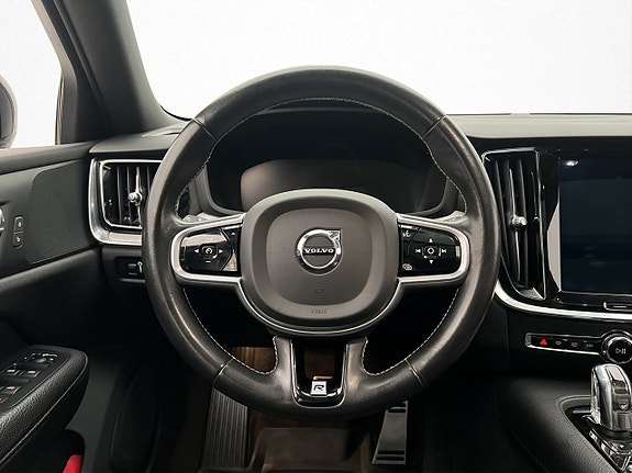 Volvo V60 11 of 29