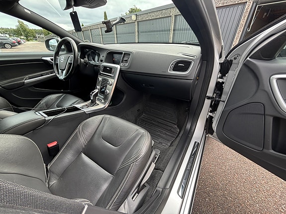 Volvo V60 6 of 13
