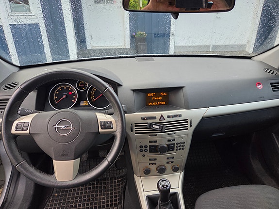 Opel Astra 4 of 5