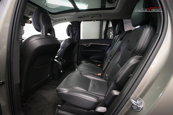 Volvo XC90 26 of 30