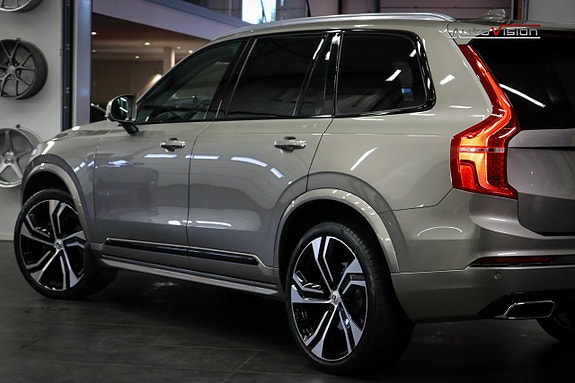 Volvo XC90 5 of 30