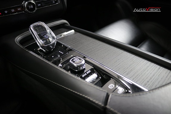 Volvo XC90 17 of 30