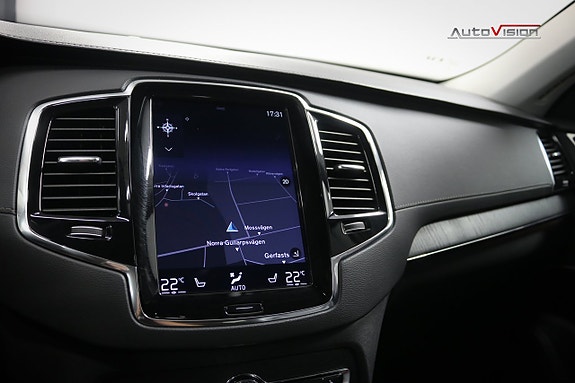 Volvo XC90 13 of 30