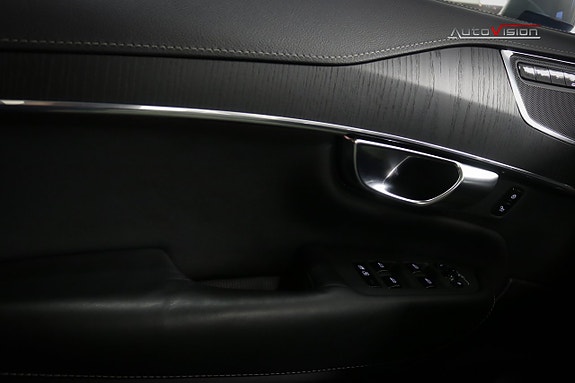 Volvo XC90 20 of 30