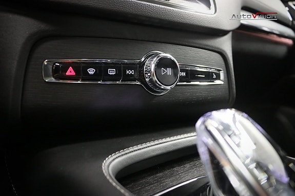 Volvo XC90 16 of 30