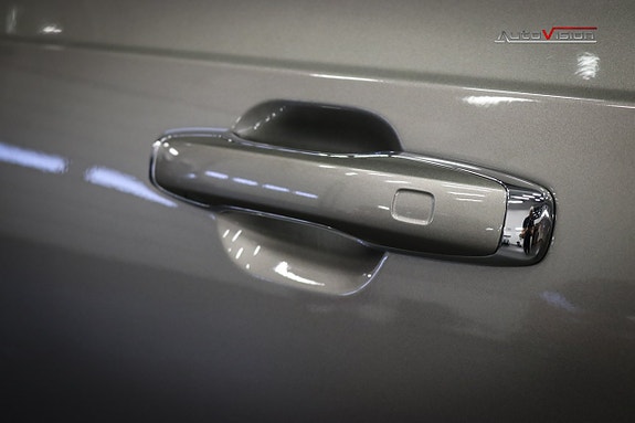 Volvo XC90 10 of 30