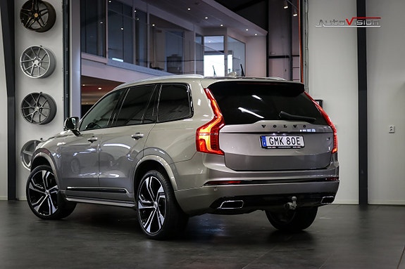 Volvo XC90 2 of 30
