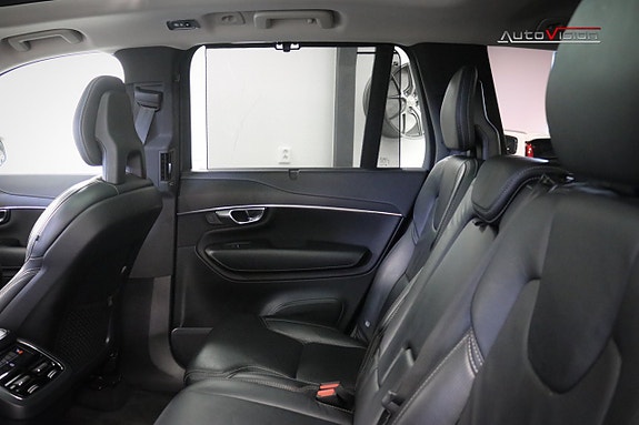 Volvo XC90 27 of 30