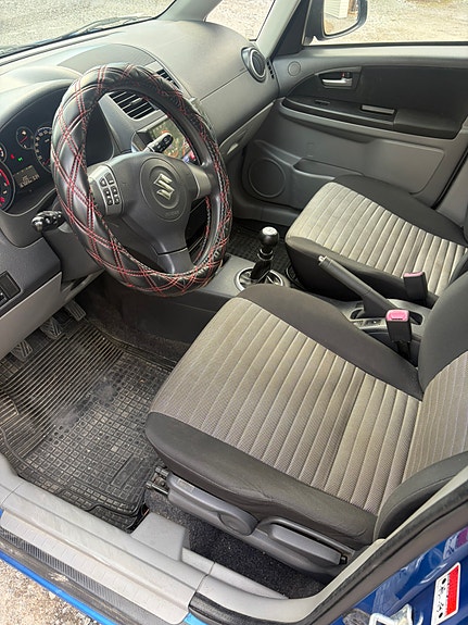 Suzuki SX4 6 of 9