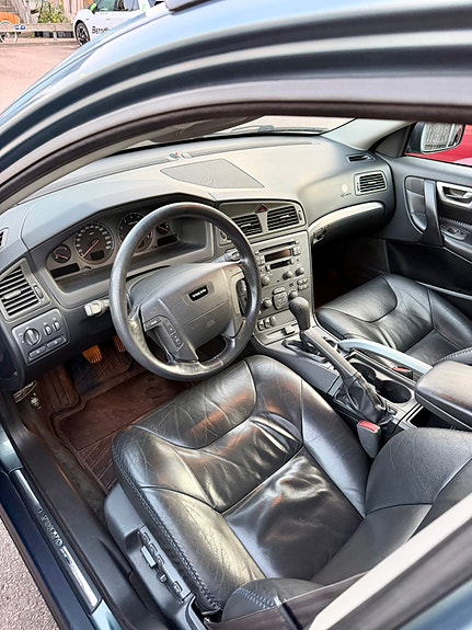 Volvo XC70 10 of 19