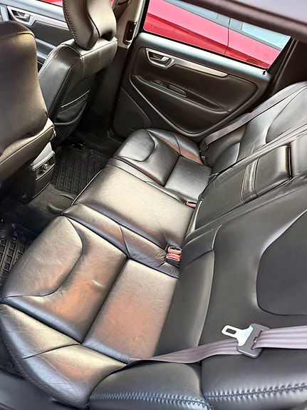 Volvo XC70 13 of 19