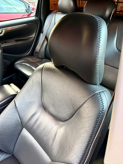 Volvo XC70 9 of 19