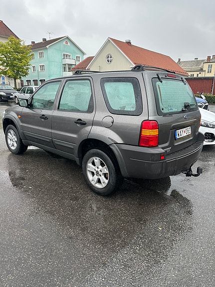 Ford Maverick 3 of 10
