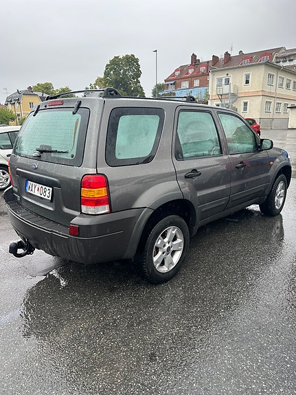 Ford Maverick 4 of 10