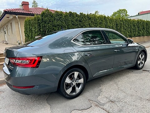 Skoda Superb 4 of 10