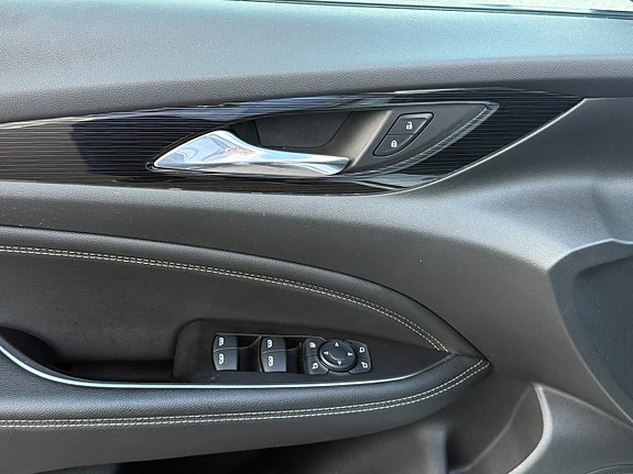 Opel Insignia 18 of 27
