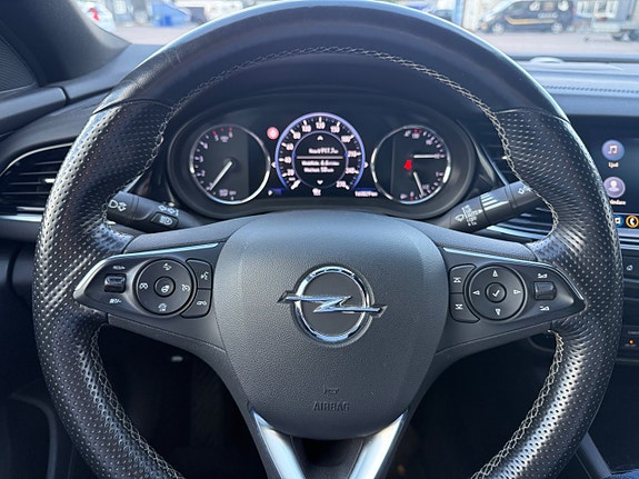 Opel Insignia 16 of 27