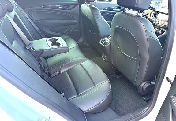 Opel Insignia 10 of 27