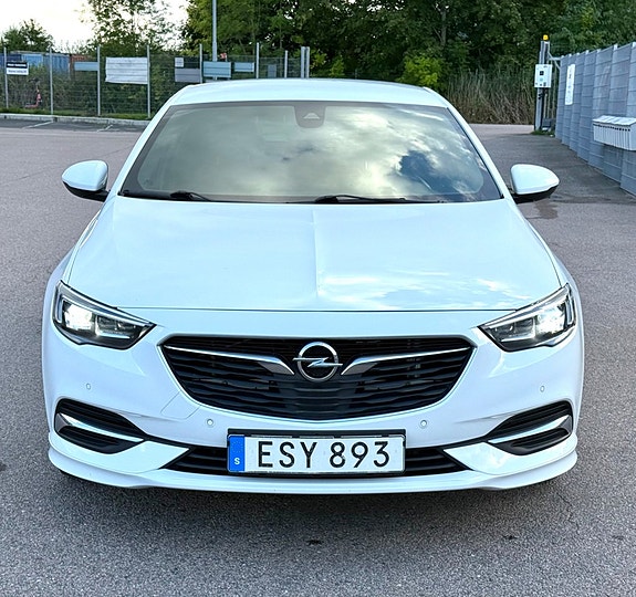 Opel Insignia 2 of 27
