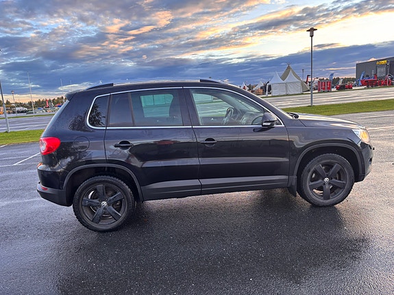 Volkswagen Tiguan 2 of 8