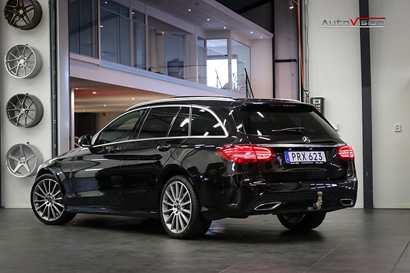 Mercedes-Benz C220 d 2 of 30
