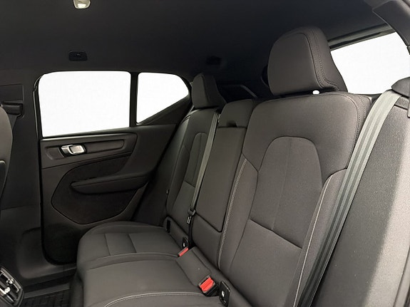 Volvo XC40 14 of 30