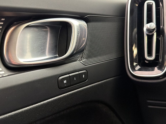 Volvo XC40 15 of 30