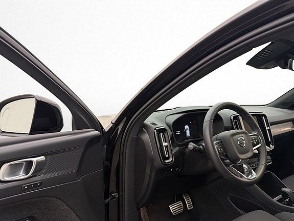 Volvo XC40 9 of 30