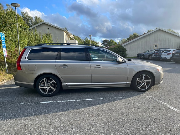 Volvo V70 3 of 6
