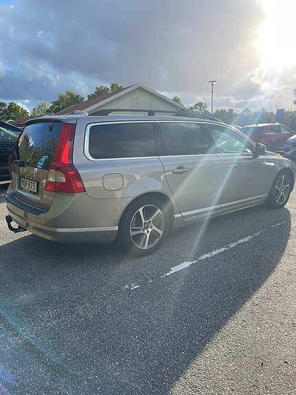 Volvo V70 4 of 6