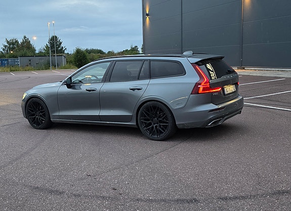 Volvo V60 3 of 3