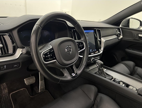 Volvo V60 2 of 3