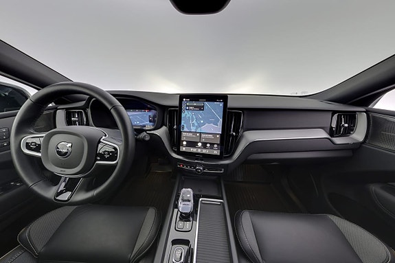 Volvo XC60 7 of 27