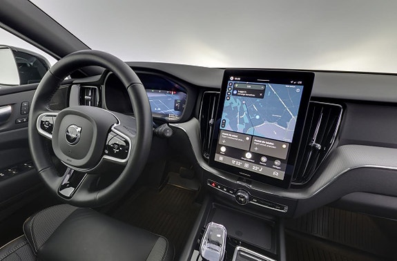 Volvo XC60 8 of 27